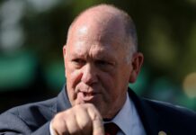 Tom Homan prevé aumento en deportaciones con políticas de Trump