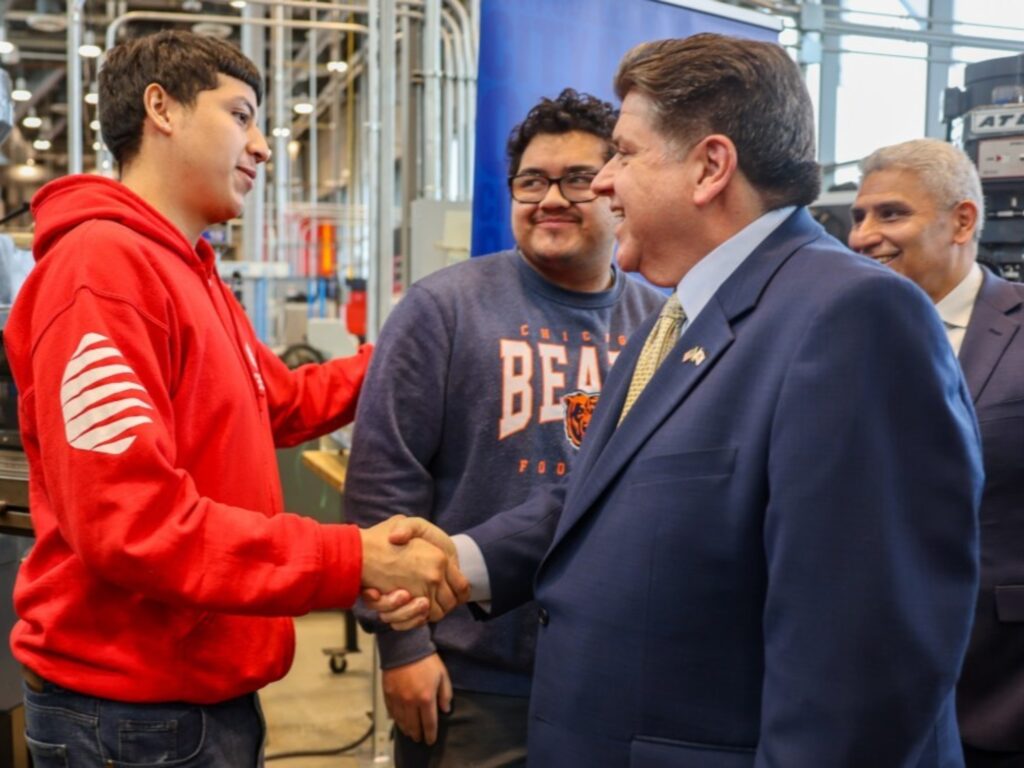 Illinois Refuerza la Ley de Licencia Pagada: Impacto Empresarial