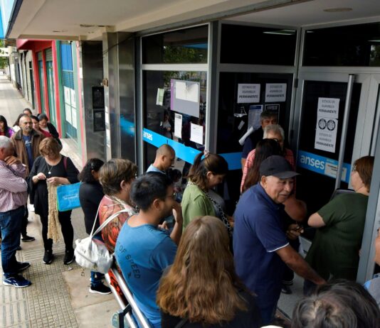 ANSES: Aumento en Jubilaciones y Futuro del Bono de $70.000