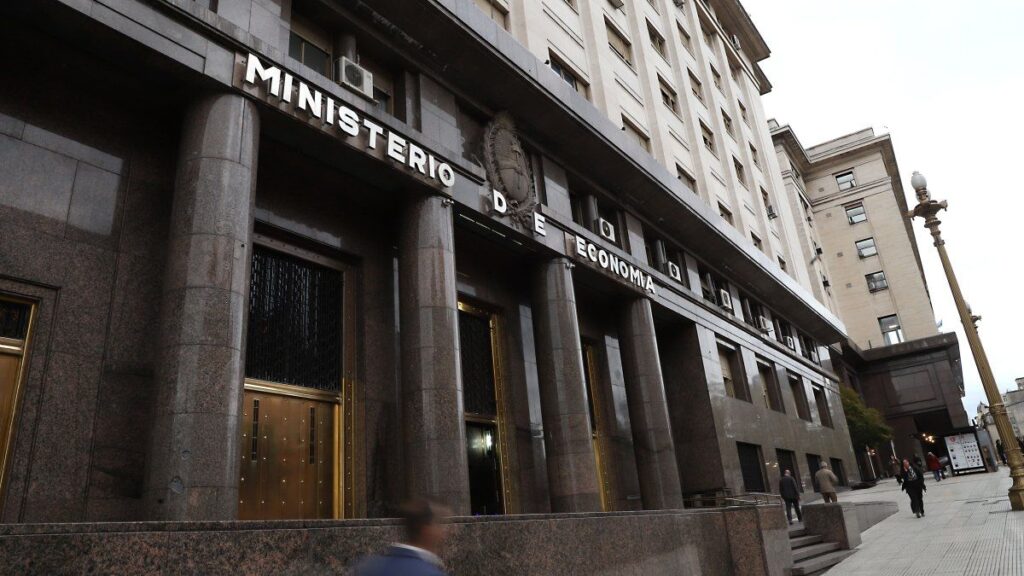 Economía colocó $11,56 billones y renovó el 107% de los vencimientos